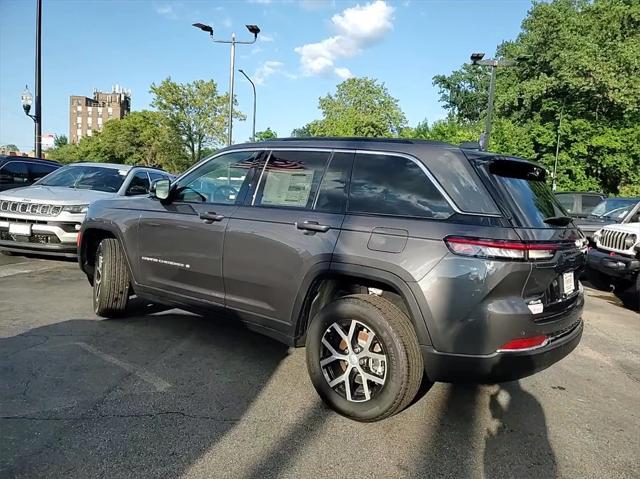 new 2024 Jeep Grand Cherokee car, priced at $40,301