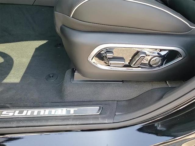new 2025 Jeep Grand Cherokee car, priced at $59,070