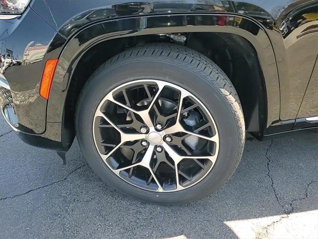 new 2025 Jeep Grand Cherokee car, priced at $59,070