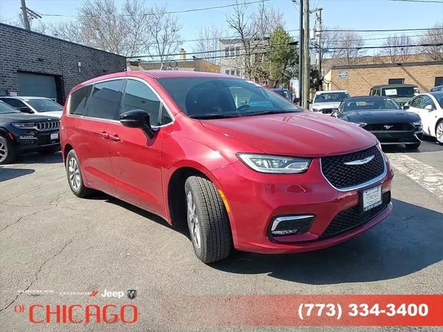 new 2025 Chrysler Pacifica Hybrid car, priced at $36,296