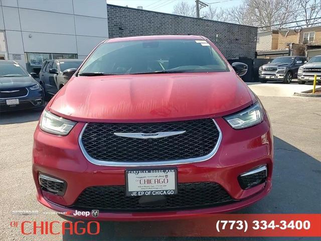new 2025 Chrysler Pacifica Hybrid car, priced at $36,296
