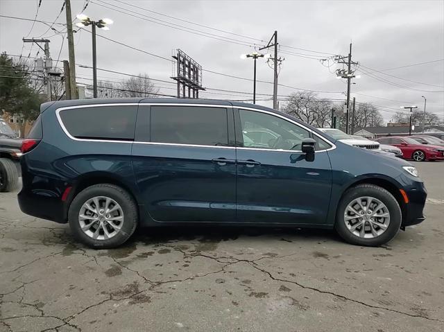 new 2025 Chrysler Pacifica car, priced at $39,397