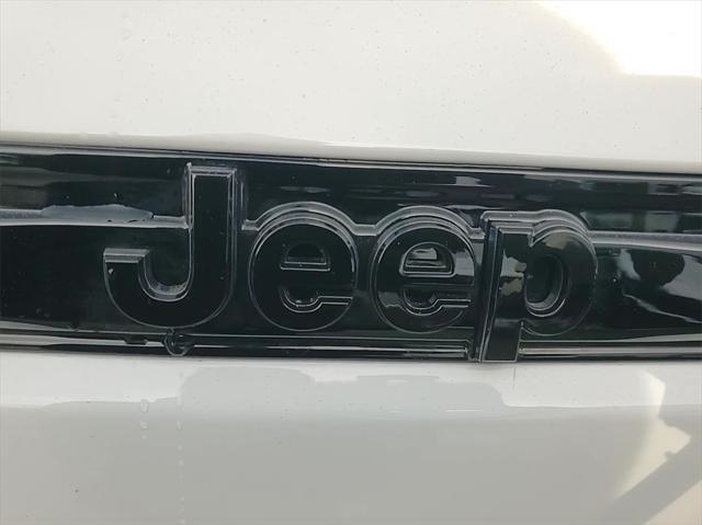 new 2025 Jeep Grand Cherokee car, priced at $43,727