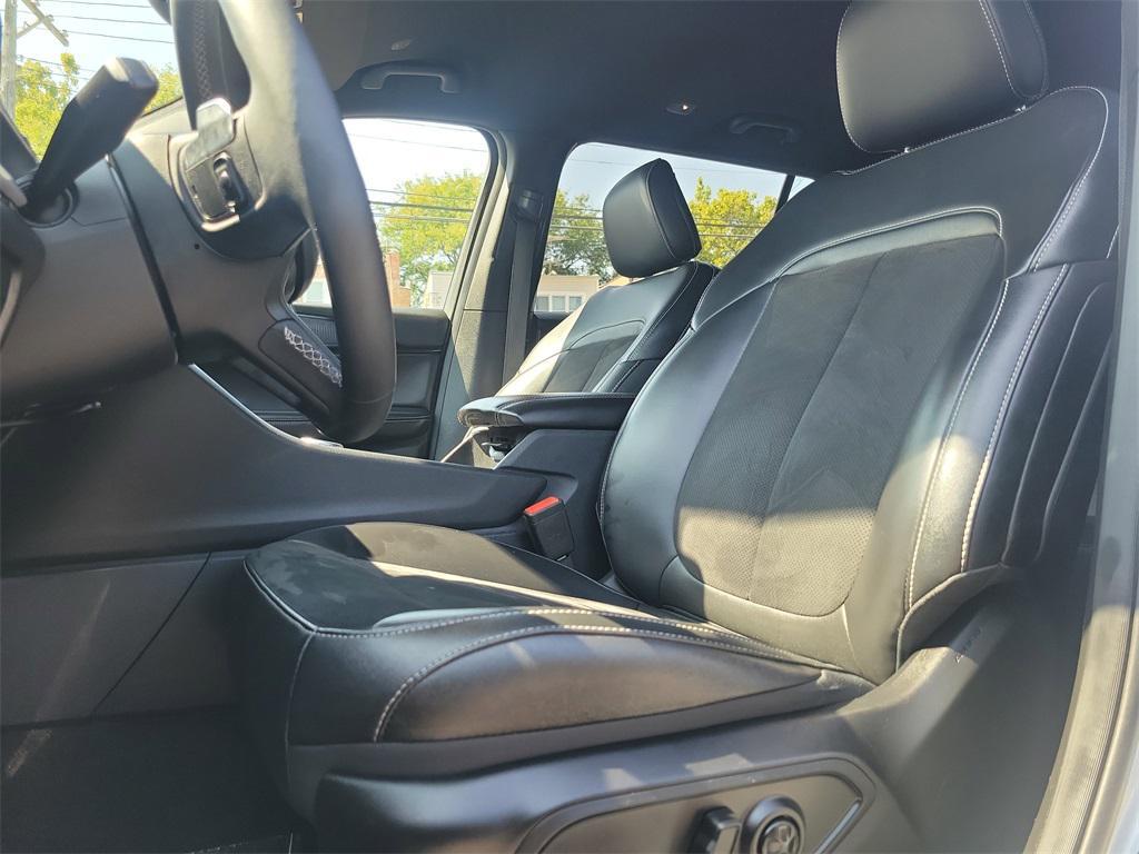 used 2024 Jeep Grand Cherokee L car, priced at $28,250