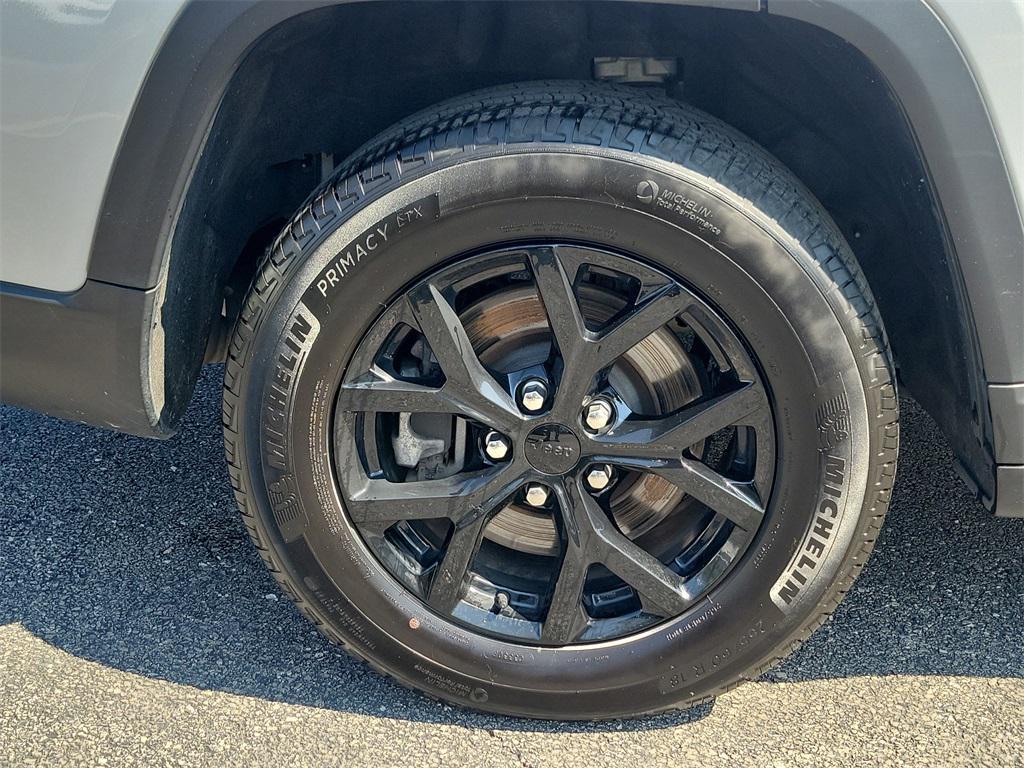 used 2024 Jeep Grand Cherokee L car, priced at $28,250