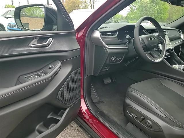 new 2025 Jeep Grand Cherokee L car, priced at $41,848