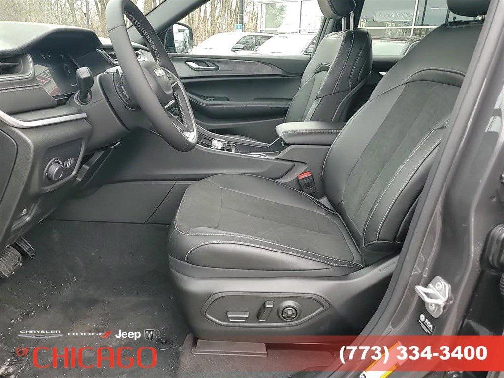 new 2025 Jeep Grand Cherokee L car, priced at $39,589