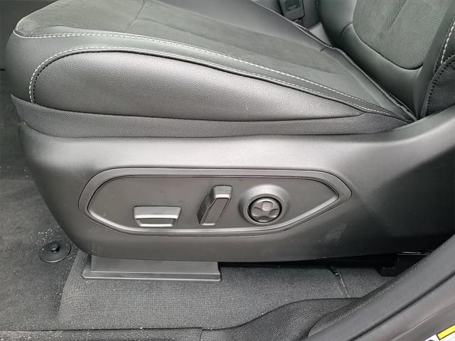 new 2025 Jeep Grand Cherokee L car, priced at $40,104