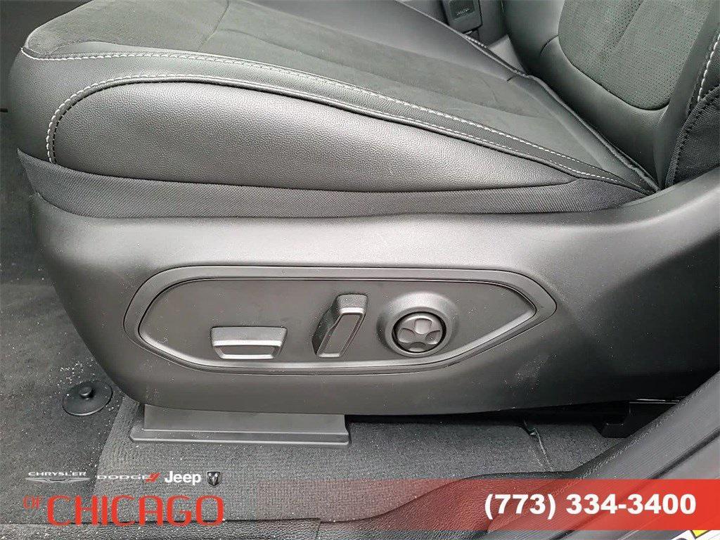 new 2025 Jeep Grand Cherokee L car, priced at $39,589