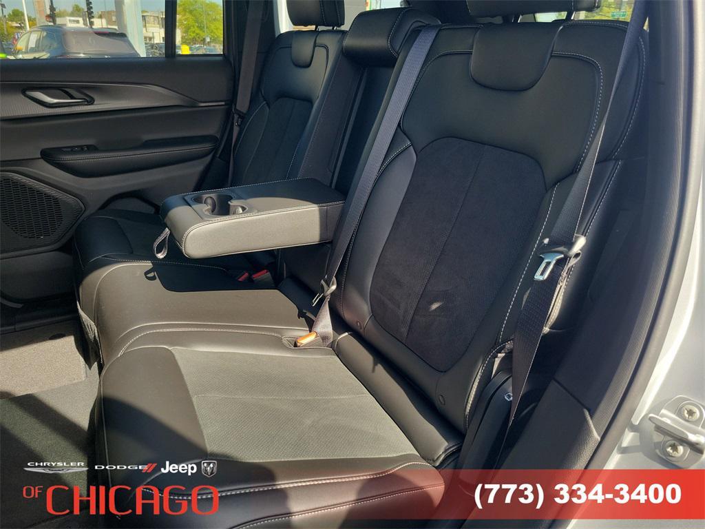 new 2025 Jeep Grand Cherokee car, priced at $41,998