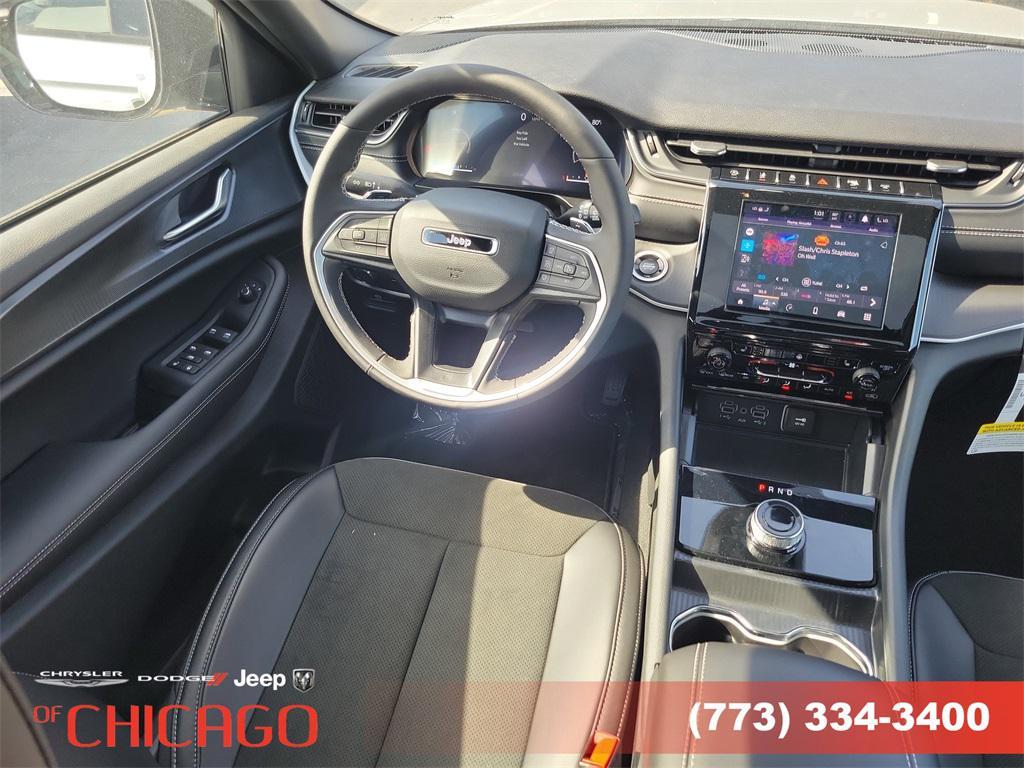 new 2025 Jeep Grand Cherokee car, priced at $41,998