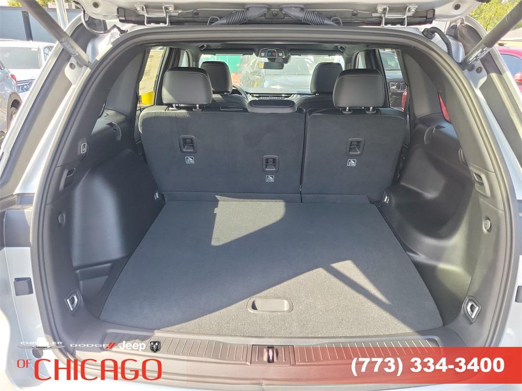 new 2025 Jeep Grand Cherokee car, priced at $41,998