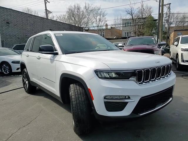 new 2024 Jeep Grand Cherokee car, priced at $39,920