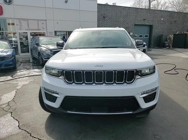 new 2024 Jeep Grand Cherokee car, priced at $39,920