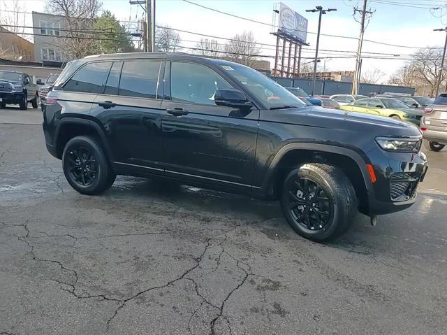 new 2025 Jeep Grand Cherokee car, priced at $38,551