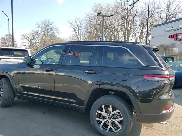 new 2024 Jeep Grand Cherokee car, priced at $41,875