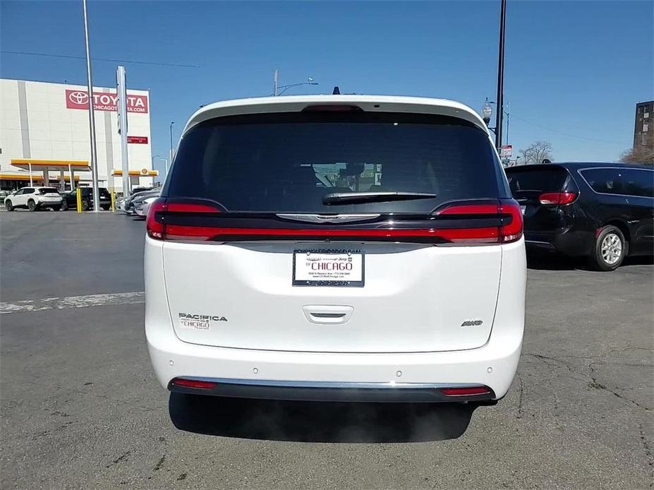 new 2024 Chrysler Pacifica car, priced at $45,836