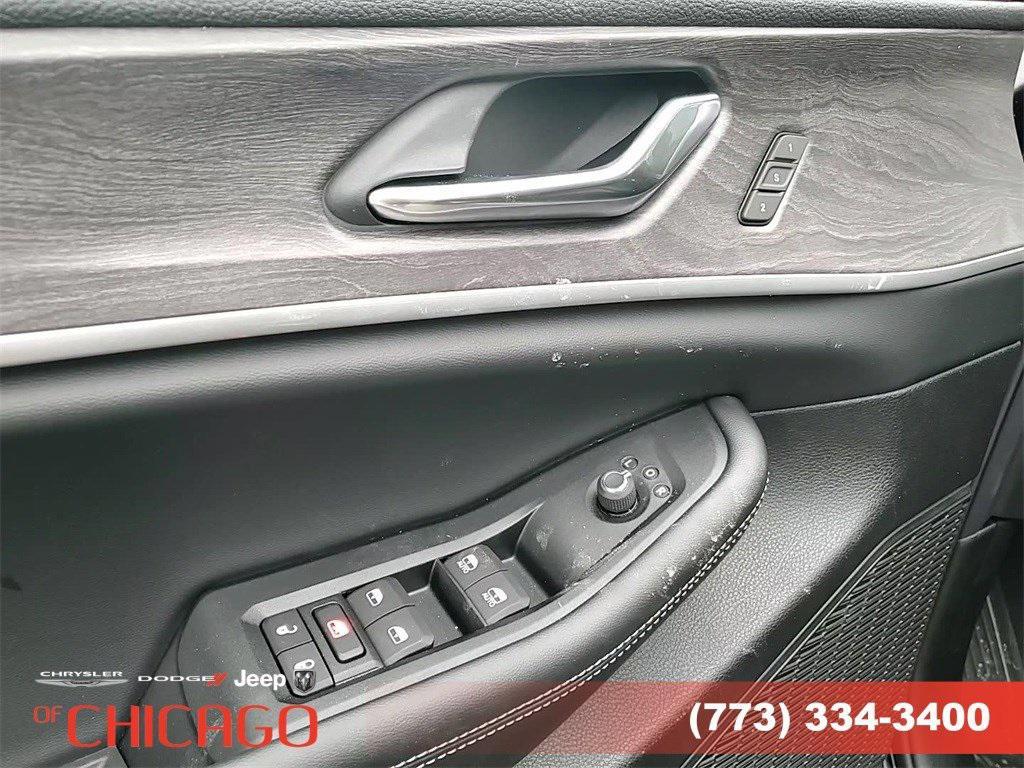 new 2025 Jeep Grand Cherokee L car, priced at $48,725