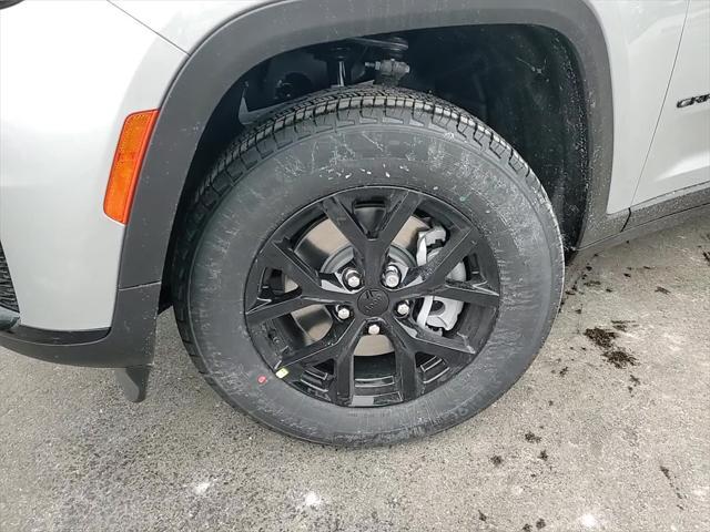 new 2025 Jeep Grand Cherokee L car, priced at $40,104
