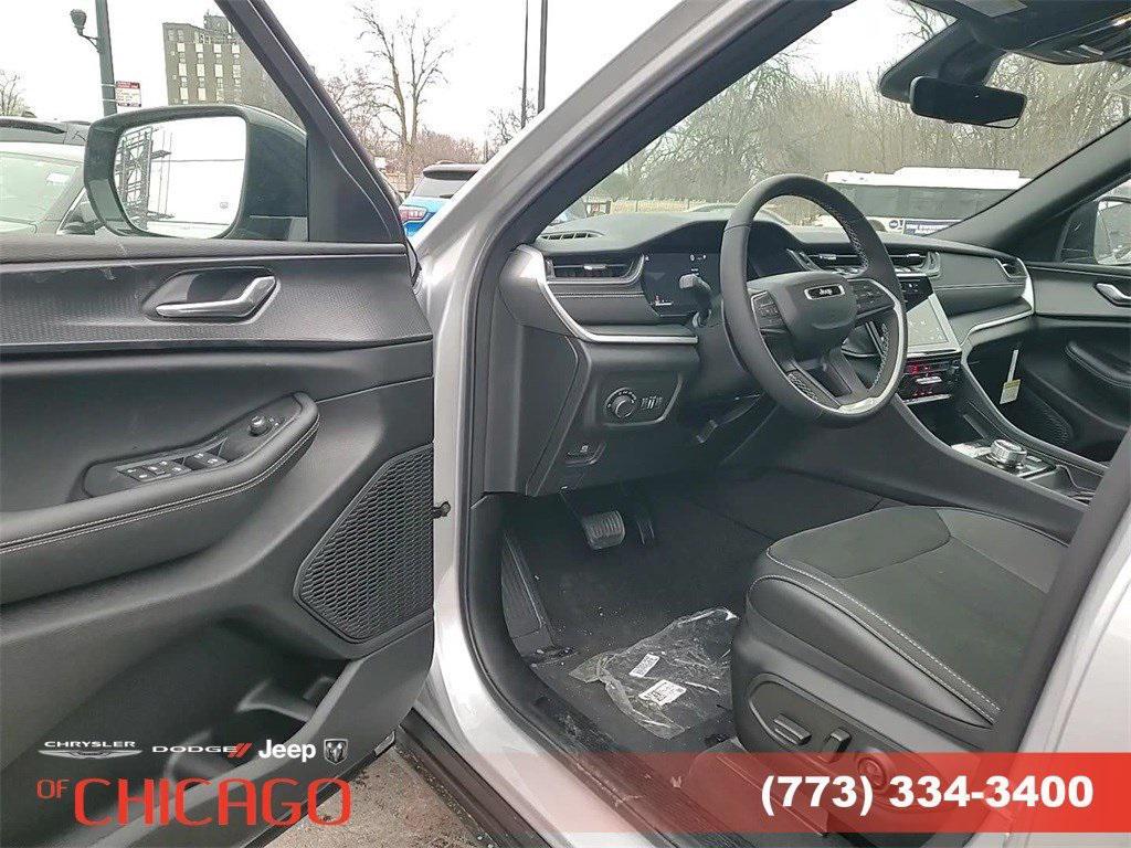 used 2025 Jeep Grand Cherokee L car, priced at $39,000