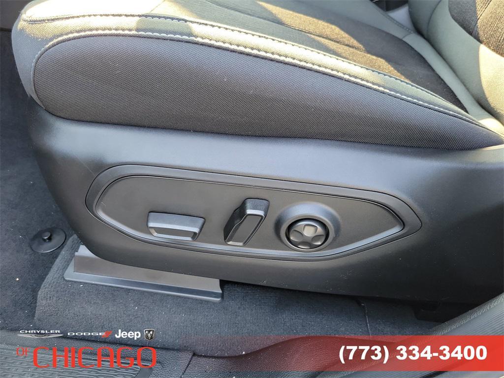 new 2025 Jeep Grand Cherokee car, priced at $35,778