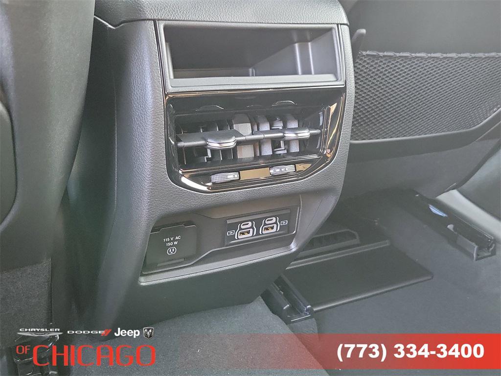 new 2025 Jeep Grand Cherokee car, priced at $35,778