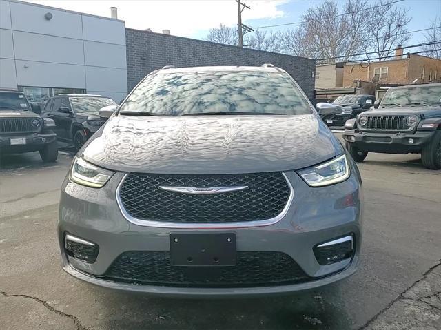 new 2025 Chrysler Pacifica car, priced at $45,475