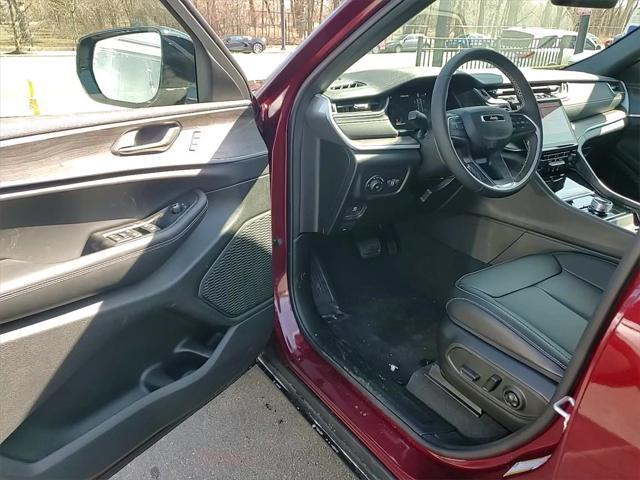 new 2025 Jeep Grand Cherokee car, priced at $39,403