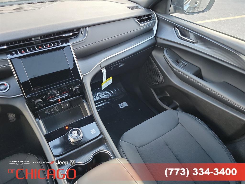 new 2025 Jeep Grand Cherokee car, priced at $39,219