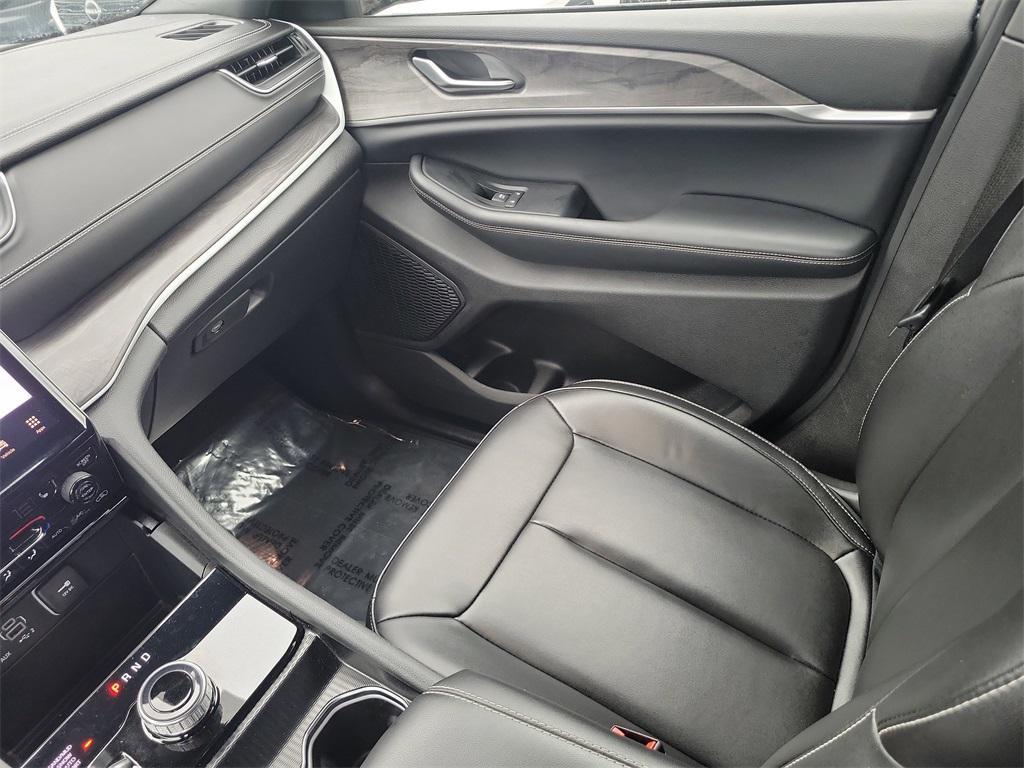 used 2024 Jeep Grand Cherokee car, priced at $31,250