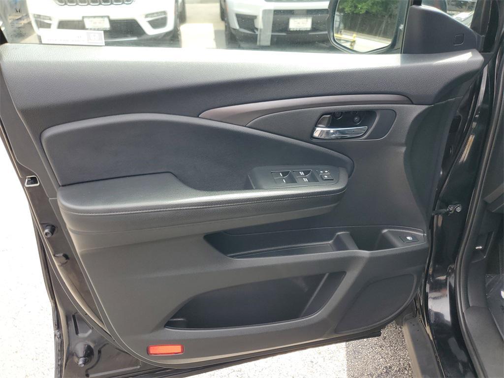 used 2022 Honda Pilot car, priced at $26,250