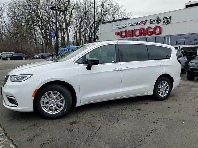 new 2025 Chrysler Pacifica car, priced at $35,017