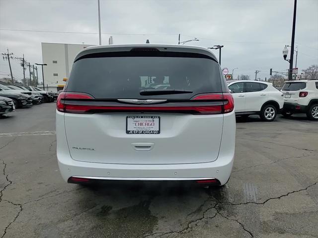 new 2025 Chrysler Pacifica car, priced at $35,017