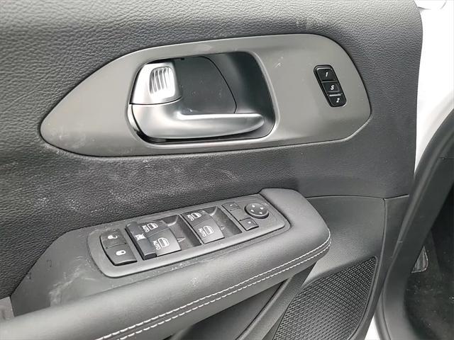 new 2025 Chrysler Pacifica car, priced at $35,938