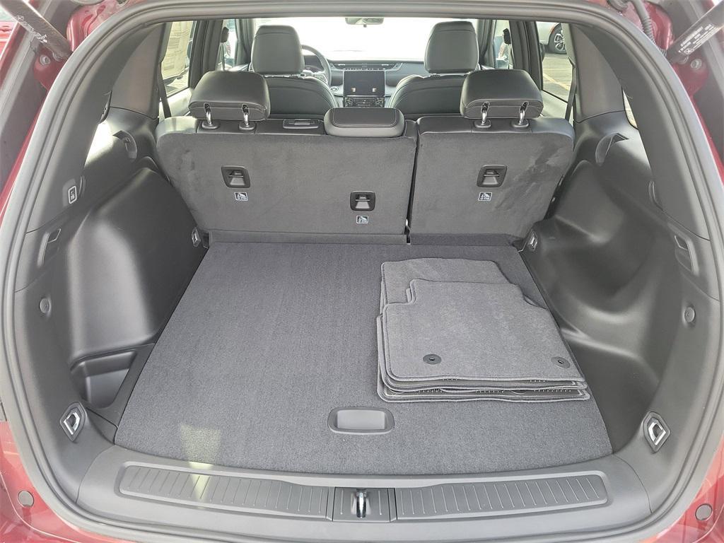 used 2025 Jeep Grand Cherokee car, priced at $40,000