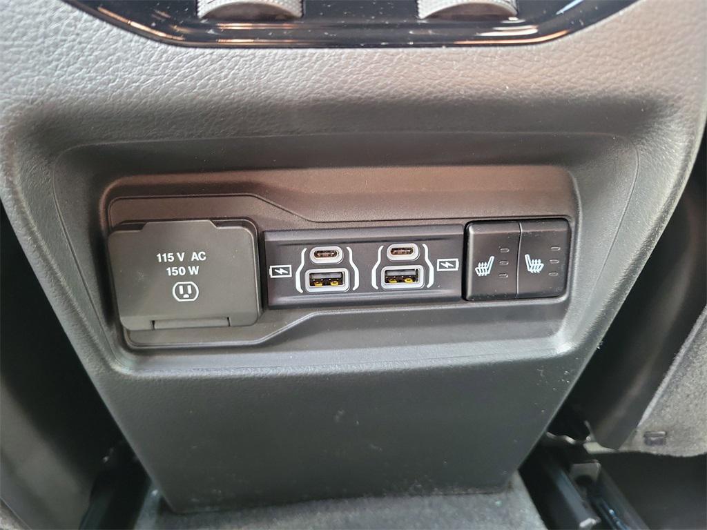 used 2025 Jeep Grand Cherokee car, priced at $40,000