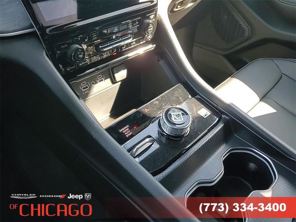 new 2025 Jeep Grand Cherokee car, priced at $41,158