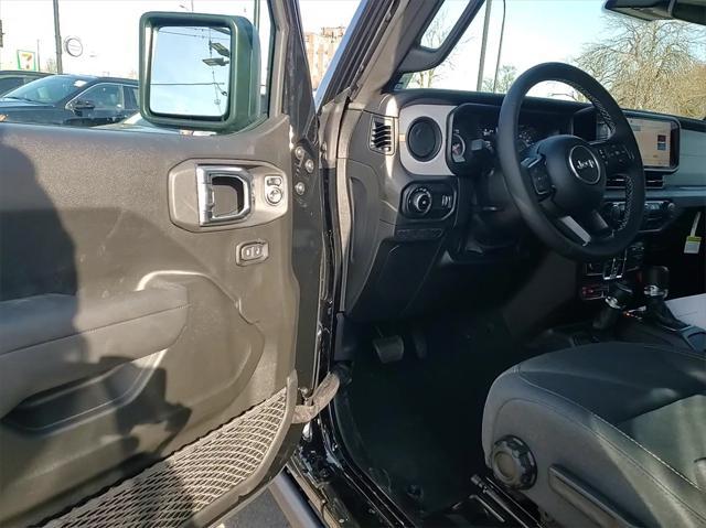 new 2025 Jeep Wrangler car, priced at $45,051