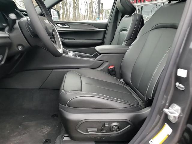 new 2025 Jeep Grand Cherokee car, priced at $45,581