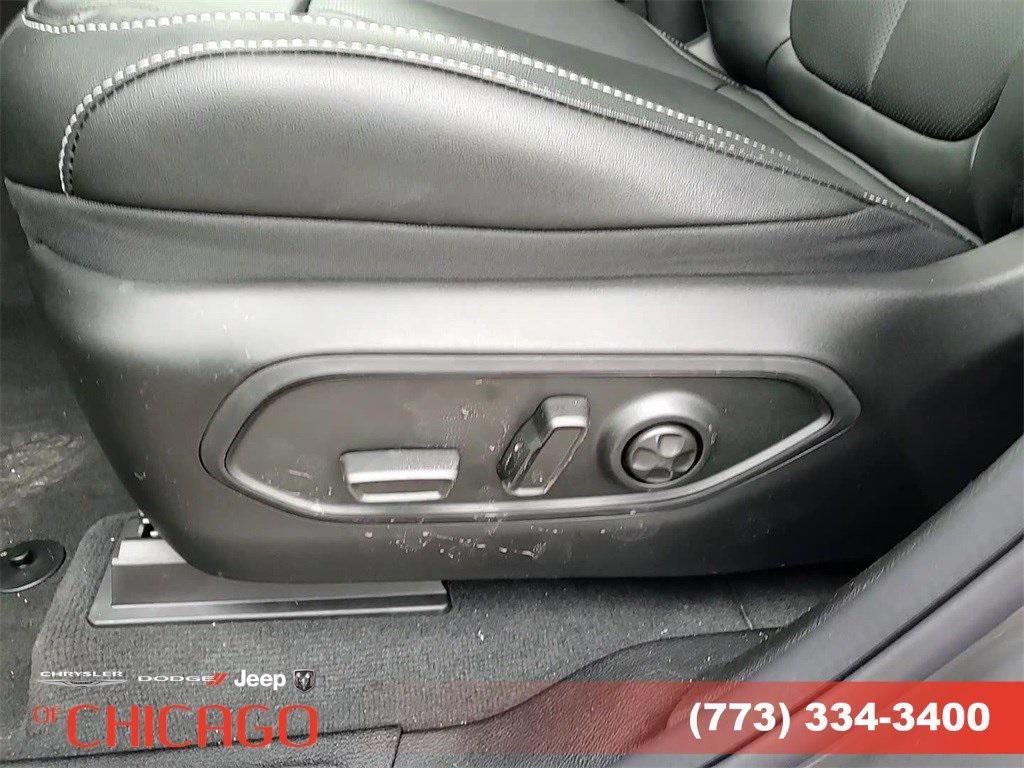 new 2025 Jeep Grand Cherokee car, priced at $42,294