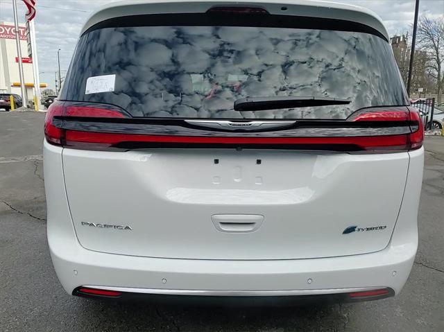 new 2025 Chrysler Pacifica car, priced at $45,475