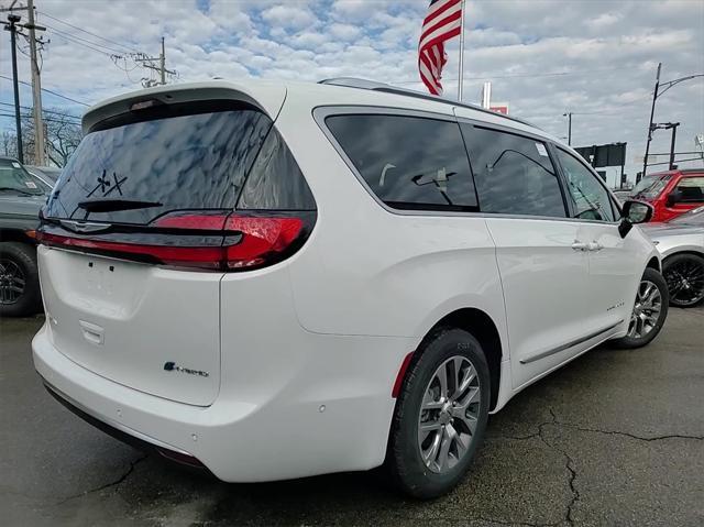 new 2025 Chrysler Pacifica car, priced at $45,475