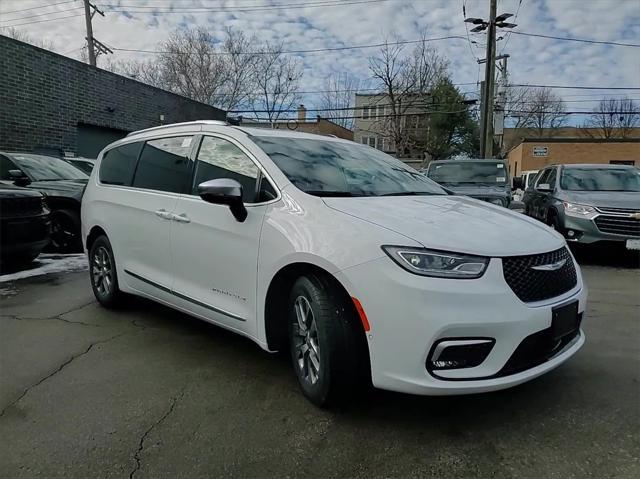 new 2025 Chrysler Pacifica car, priced at $45,475