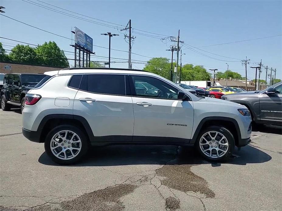 new 2024 Jeep Compass car, priced at $27,268