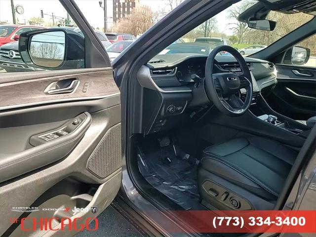 new 2025 Jeep Grand Cherokee car, priced at $40,426