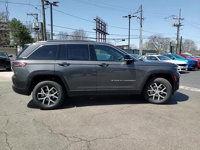 new 2025 Jeep Grand Cherokee car, priced at $40,358