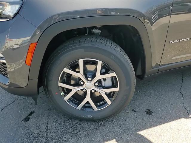 new 2025 Jeep Grand Cherokee car, priced at $40,358