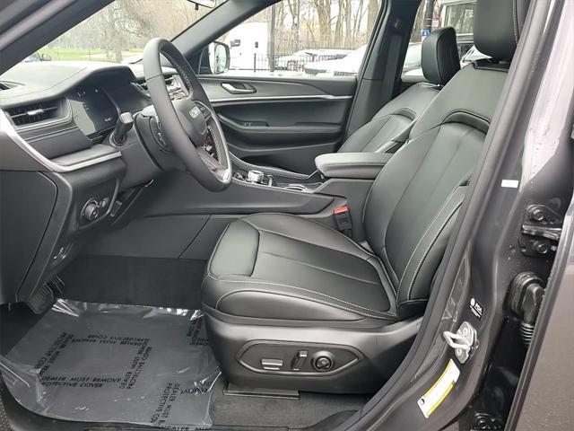 new 2025 Jeep Grand Cherokee car, priced at $39,595