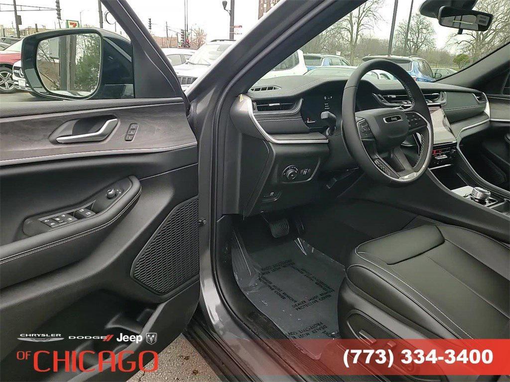 new 2025 Jeep Grand Cherokee car, priced at $35,621