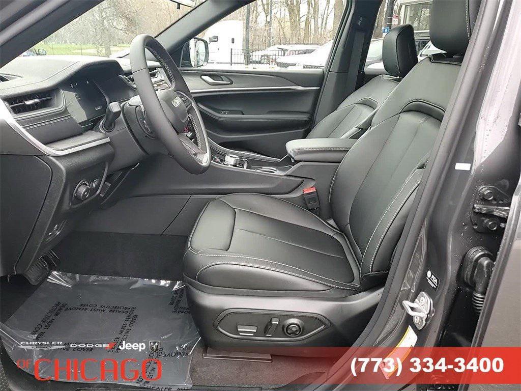 new 2025 Jeep Grand Cherokee car, priced at $35,621